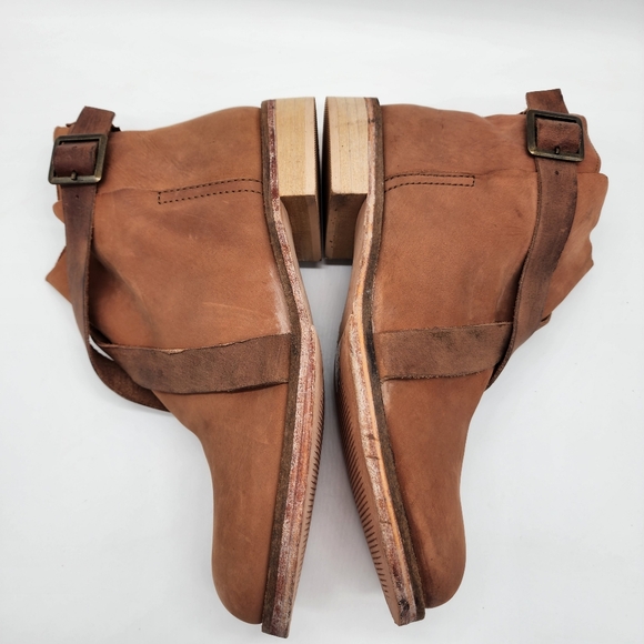 Free People Las Palmas Leather Distressed Ankle Boots Size 39 - Picture 5 of 11